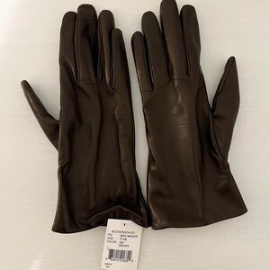 Bloomingdale’s Cashmere Lined Leather Gloves